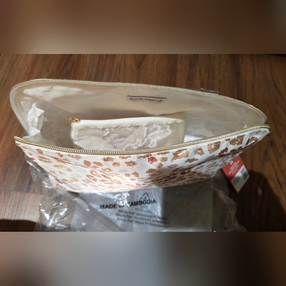 Sonia Kashuk Large Dome Makeup Bag - Picture 3 of 4